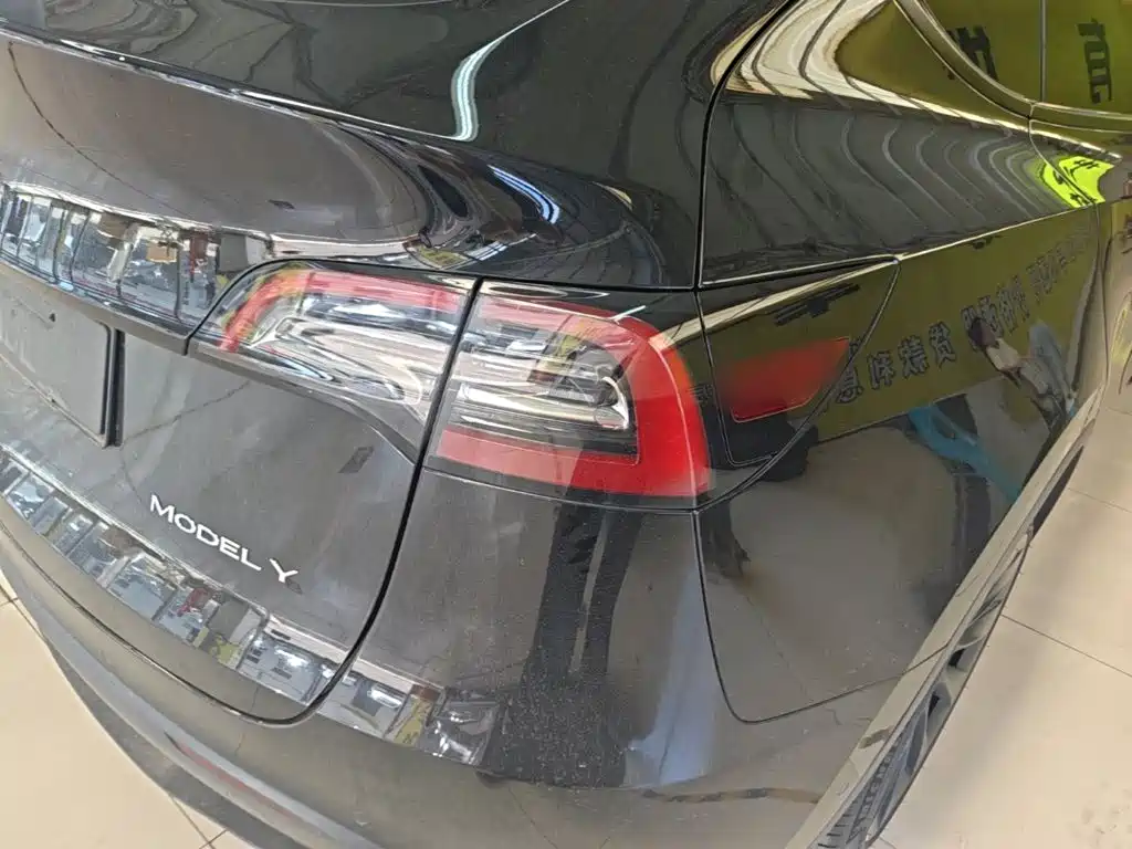Фото 8 - Tesla Model Y