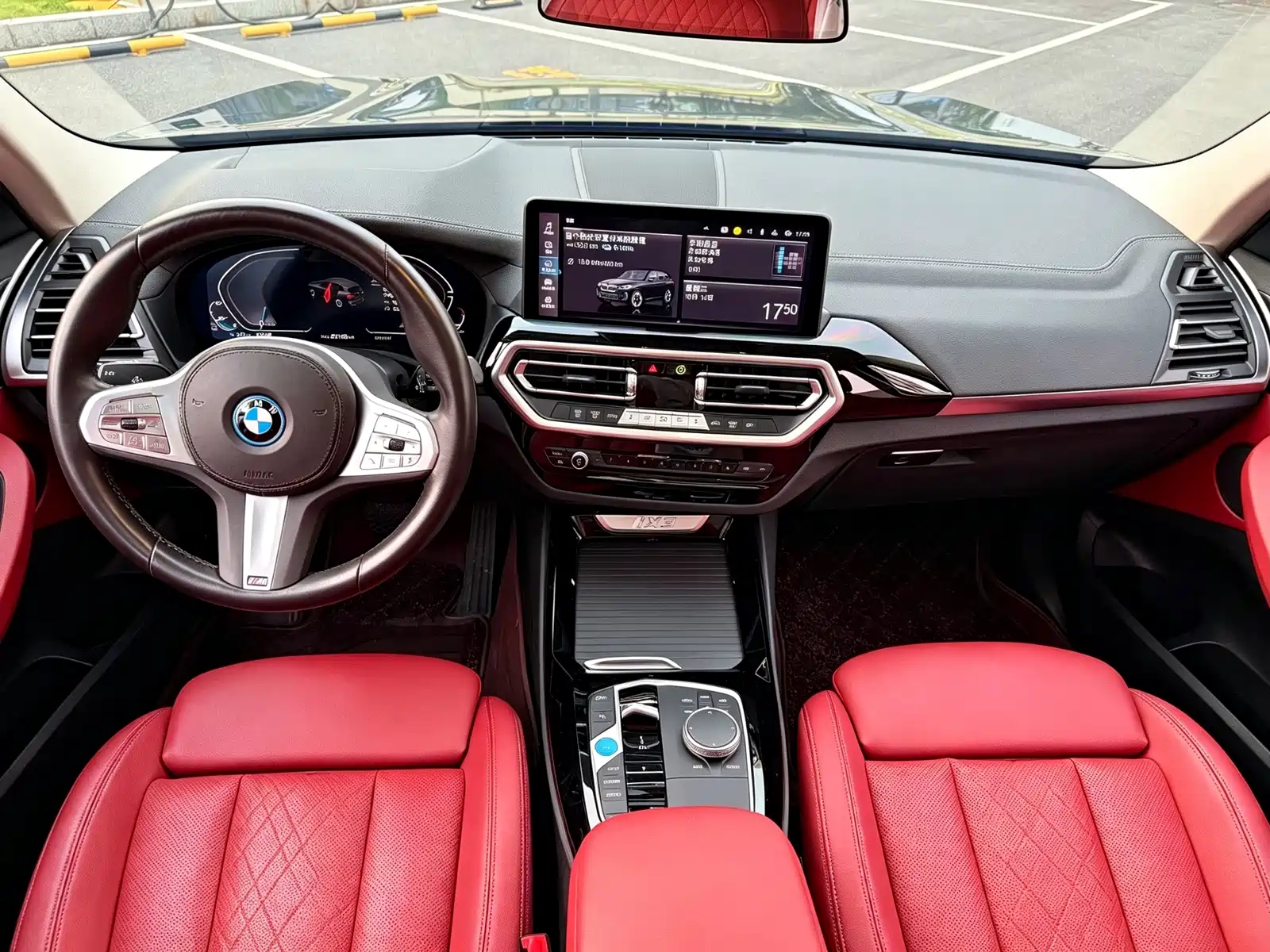Фото 10 - BMW iX3