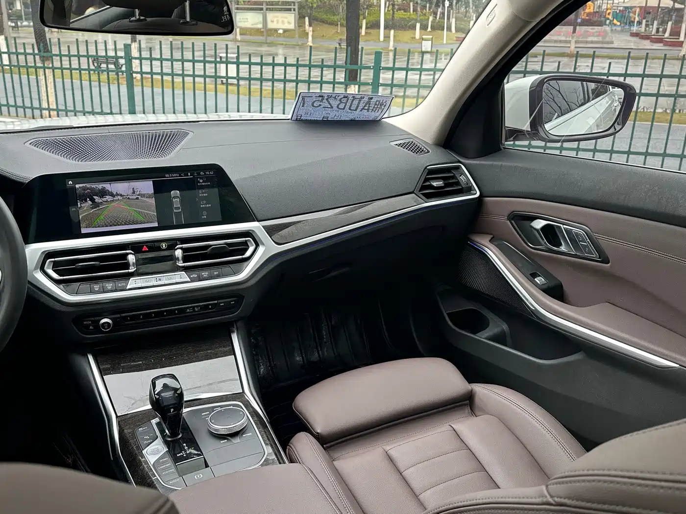 BMW 3 Series 2022 325Li M Sport Package фото 30