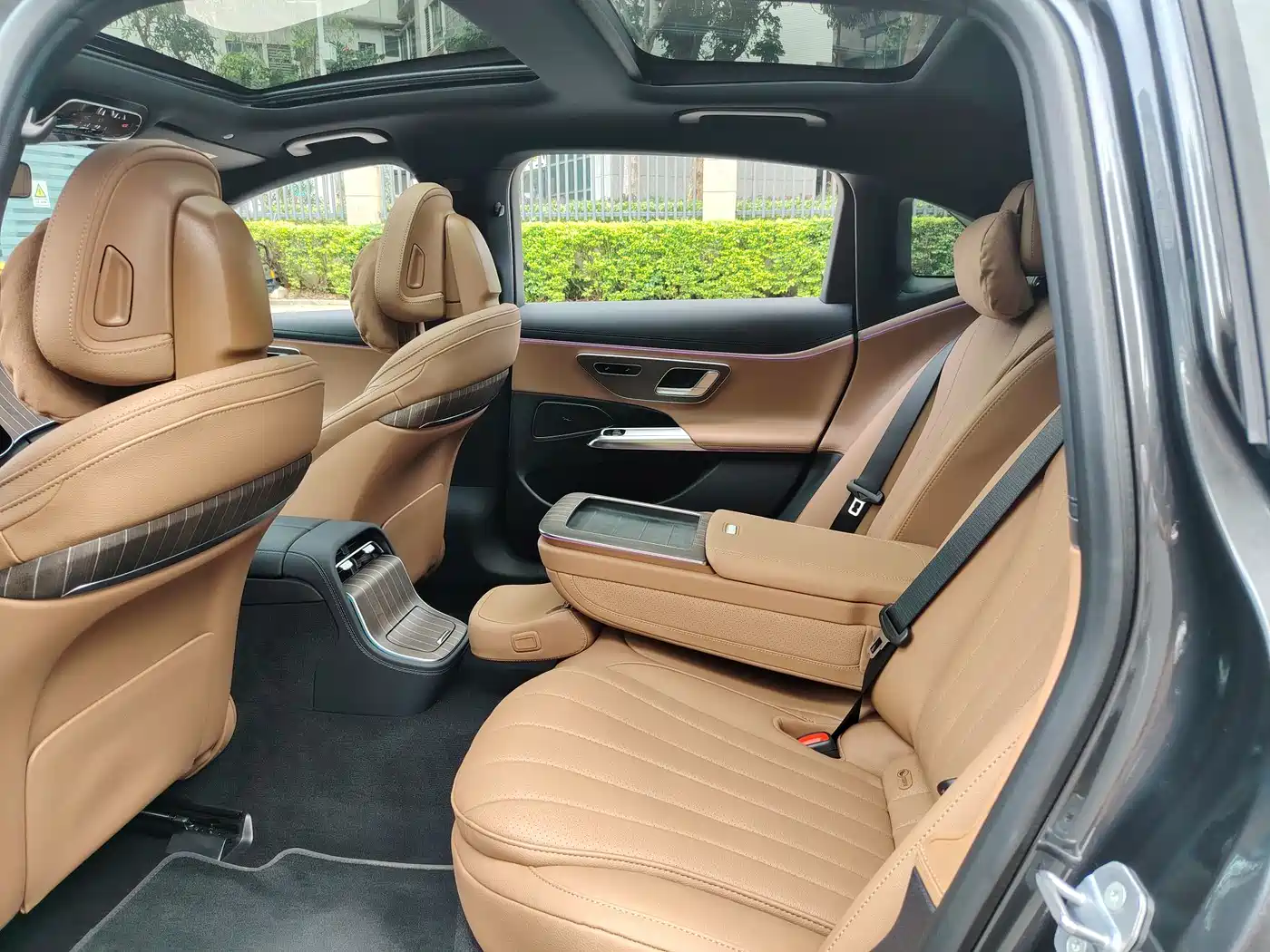 Mercedes-Benz E-Class 2025 E 300 L Fashion фото 11