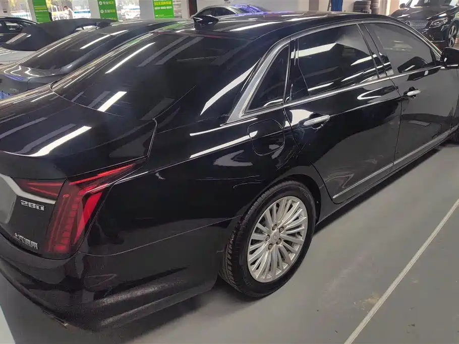 CADILLAC CT6