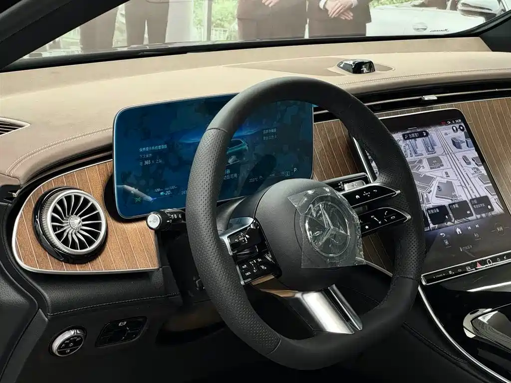 MERCEDES-BENZ EQE SUV