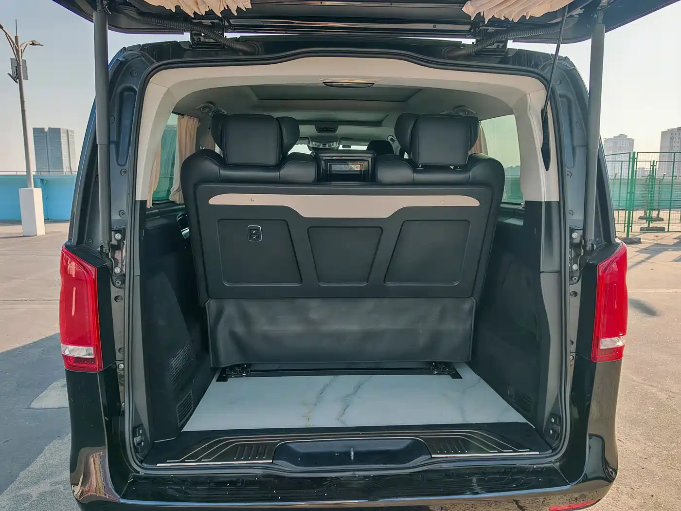 Mercedes-Benz V-Class 2021 V 260 Pilot Edition фото 18