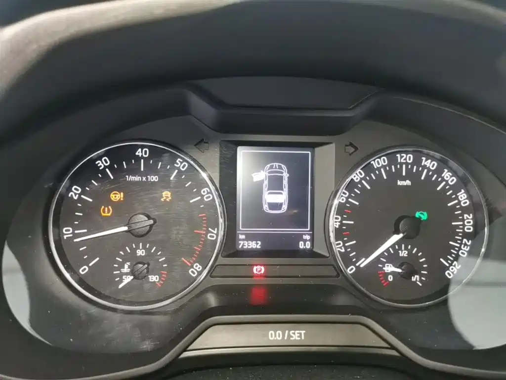 Škoda Octavia 2017 1.6L Automatic Smart Edition фото 12