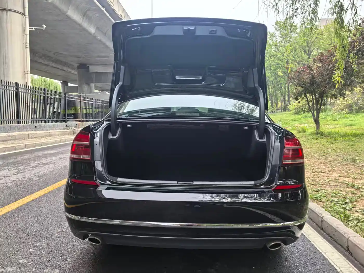 Volkswagen Passat 2017 330TSI DSG Luxury фото 5