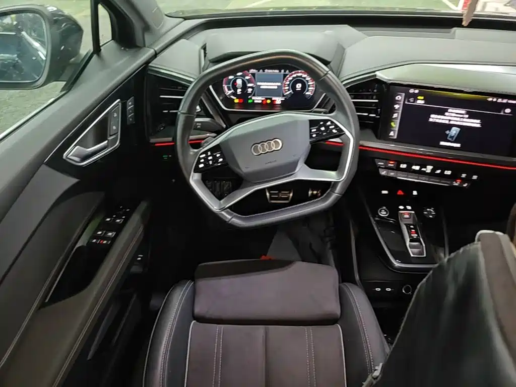 Фото 11 - Audi Q4 e-tron