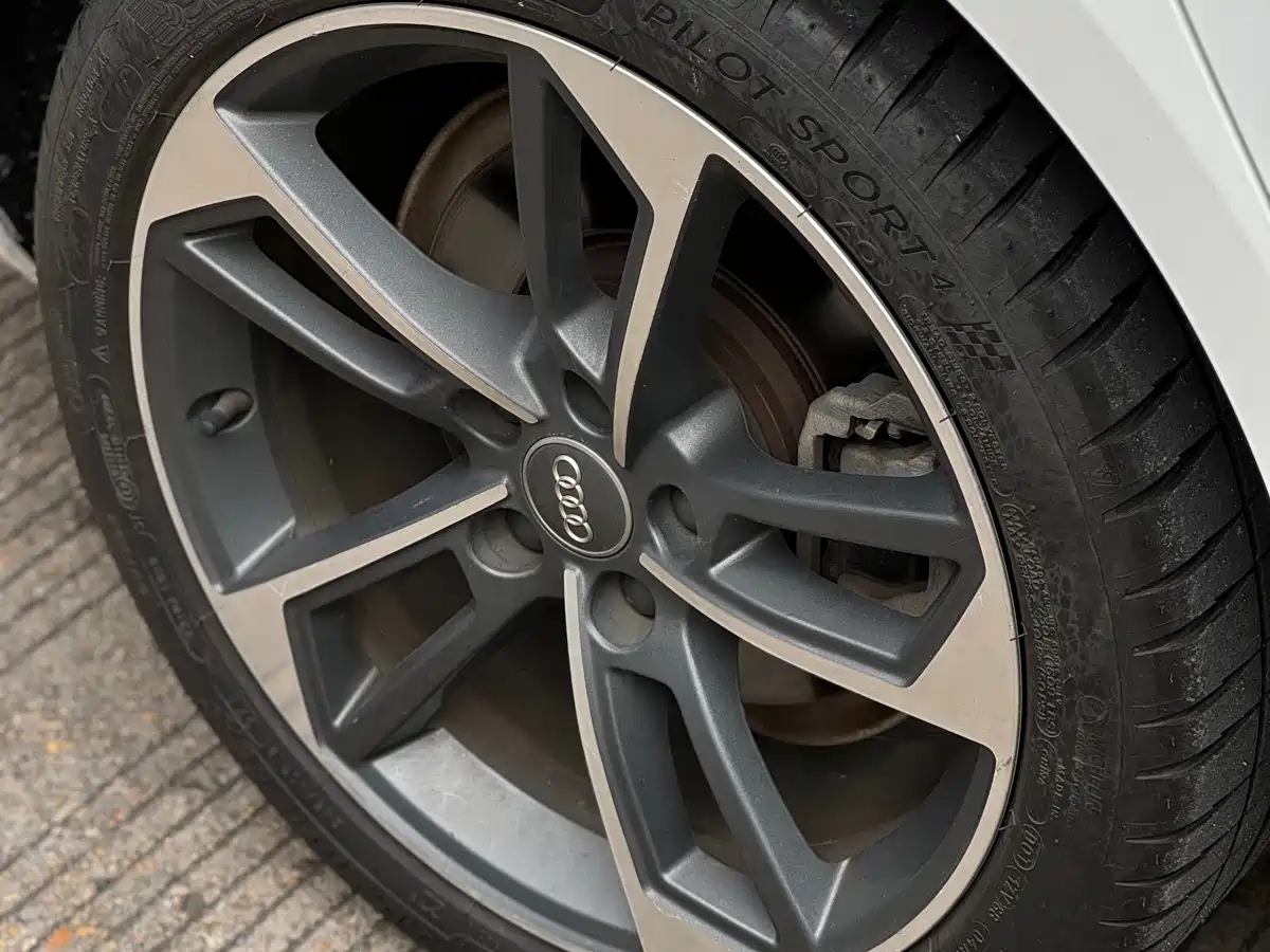 Audi A4L 2020 40 TFSI Fashion Dynamic Edition фото 12