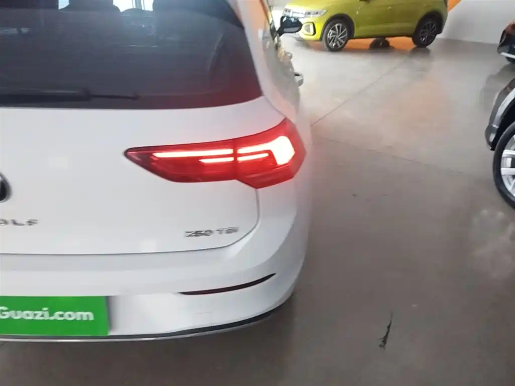 Volkswagen Golf 2023 Facelift 280TSI DSG Pro фото 8