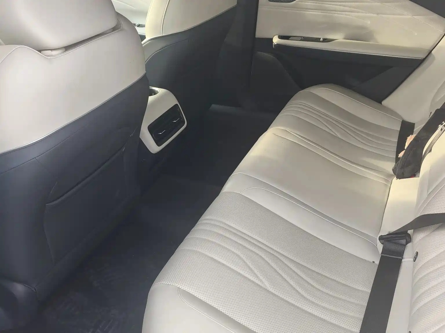 Фото 5 - Geely Galaxy Galaxy E8