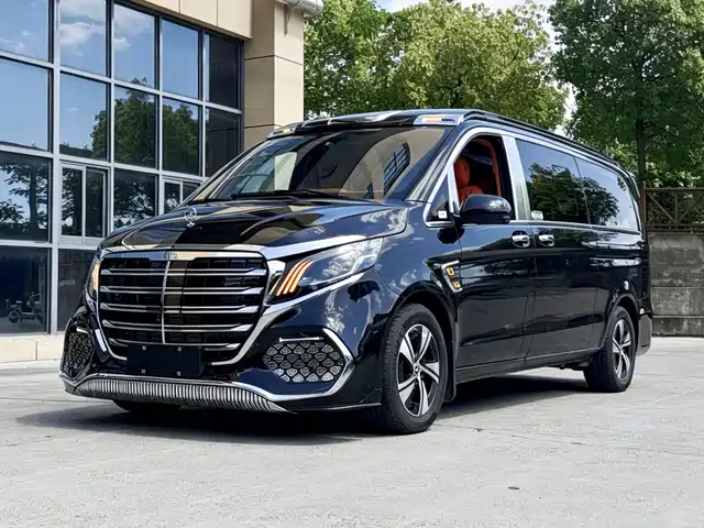 Mercedes-Benz Vito 2024 2.0T Business 7-Seater