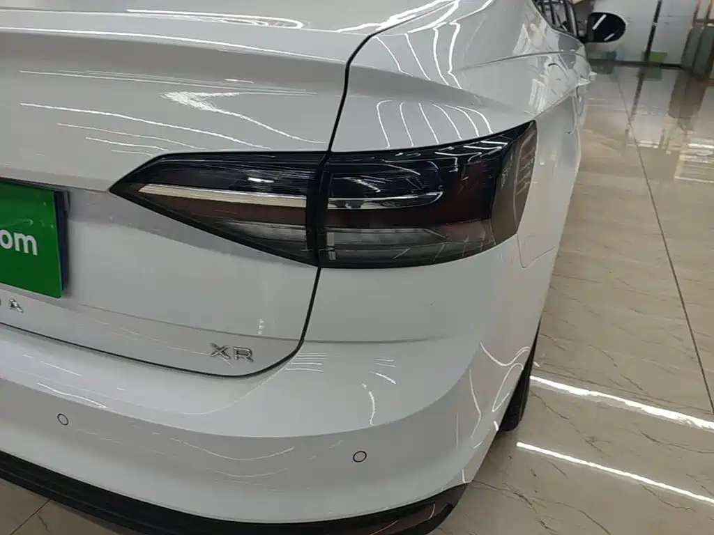 Photo 8 - Volkswagen Lavida