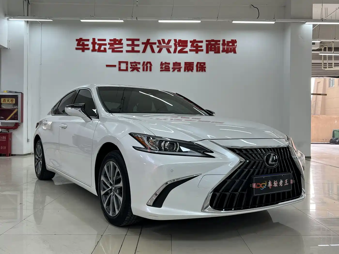Lexus ES 2021 200 Excellence Edition фото 3