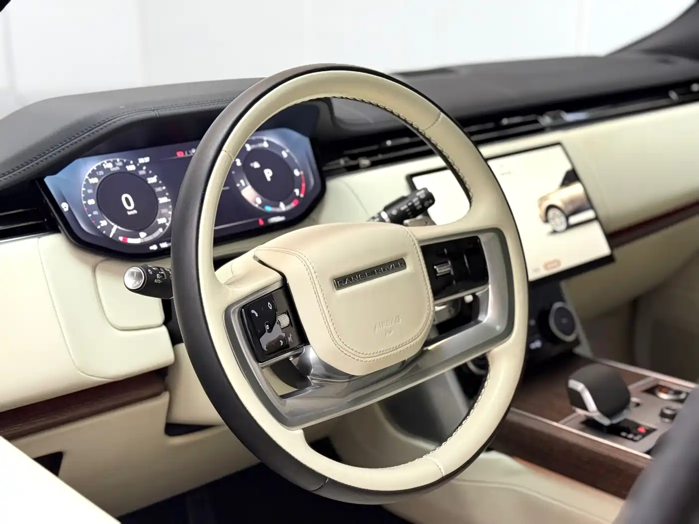 Land Rover Range Rover 2024 2023 3.0 L6 400PS Golden Age 7-Seater Long Wheelbase