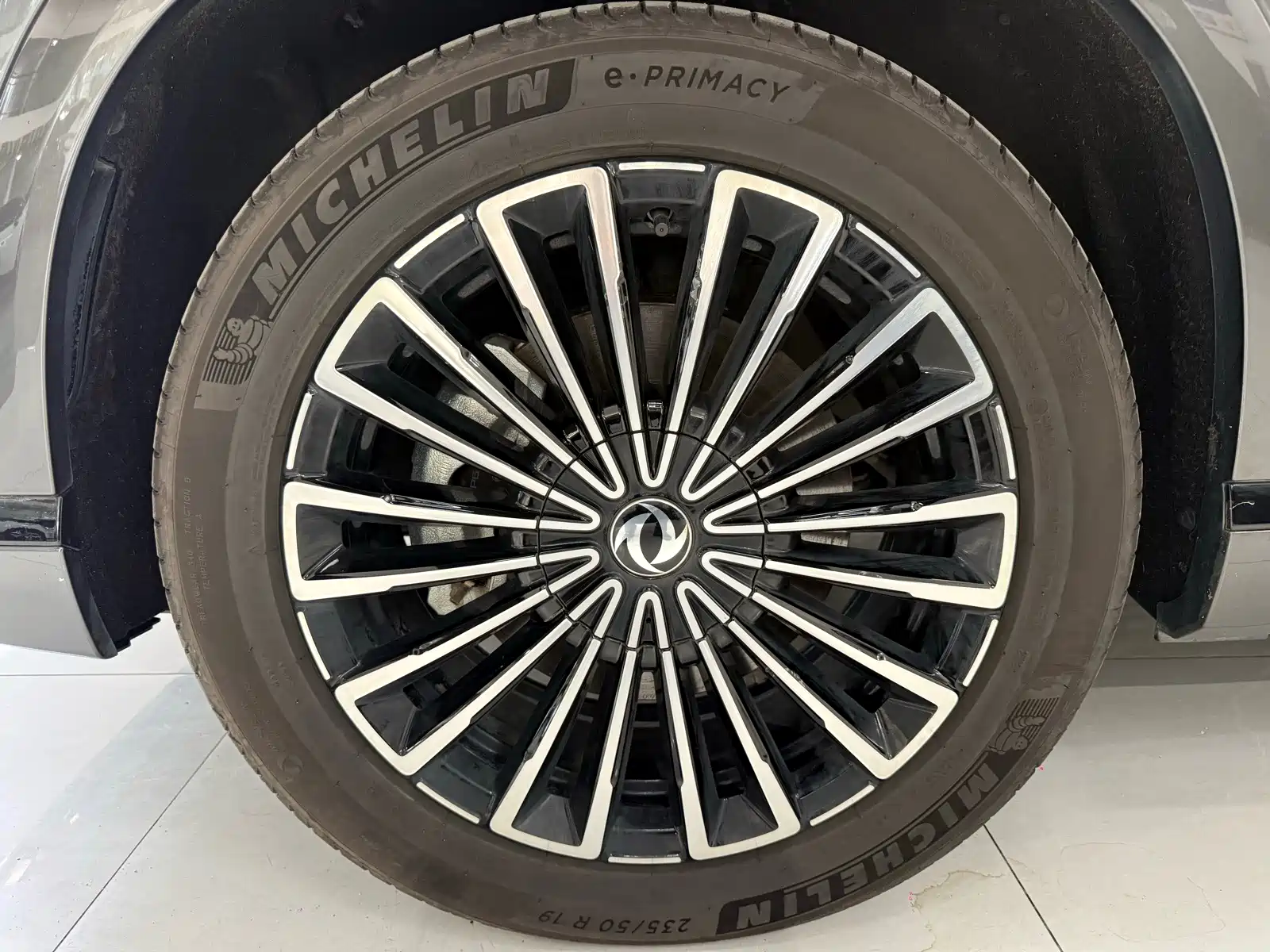 صورة 22 - Dongfeng Aeolus L8