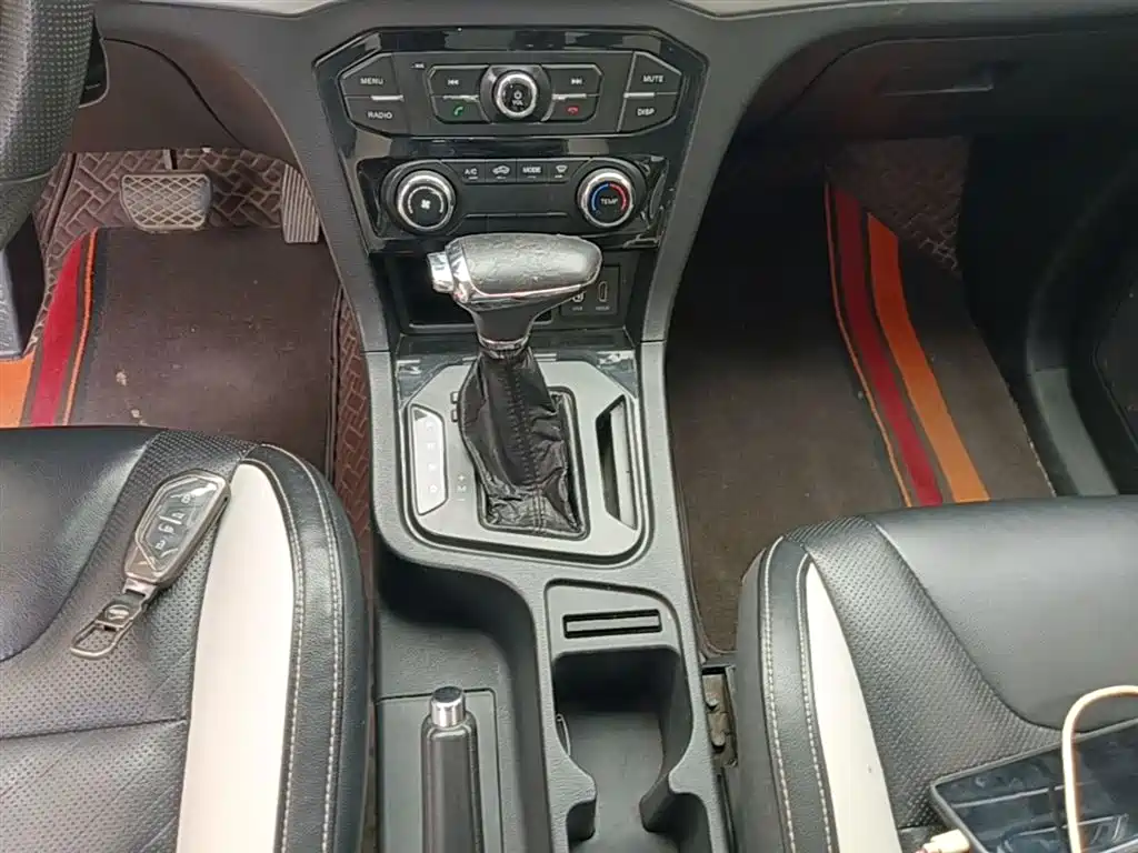 BAIC Weiwang BAW Weiwang M60 2019 2017 1.5T CVT King Edition