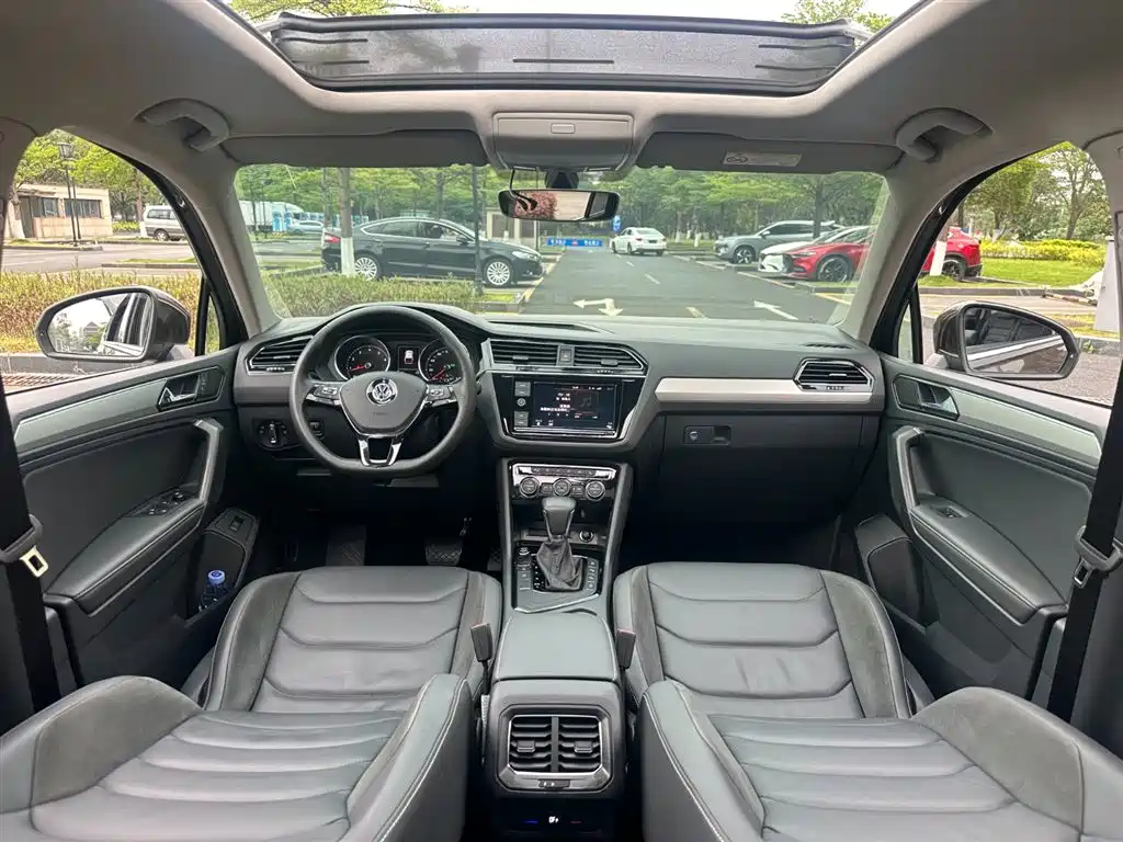 Volkswagen Tiguan L 2019 330TSI Automatic 2WD Smart Luxury Edition China VI фото 8