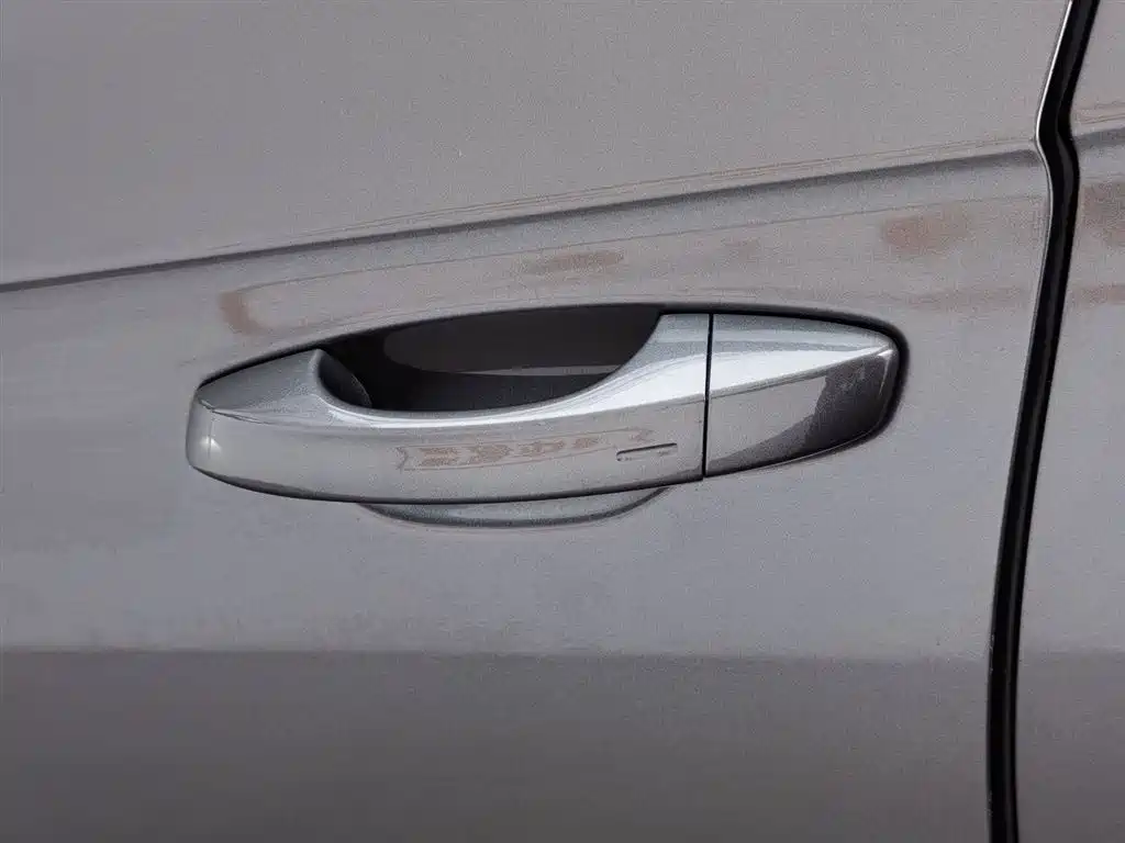 Volkswagen Touareg 2019 2.0TSI Sharp Wing Edition China VI фото 18