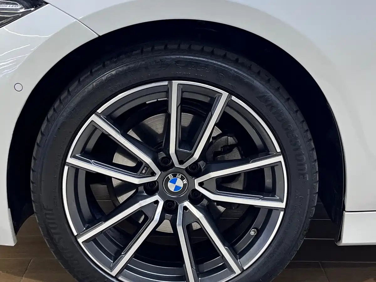 BMW 3 Series 2024 325Li M Sport Package фото 6
