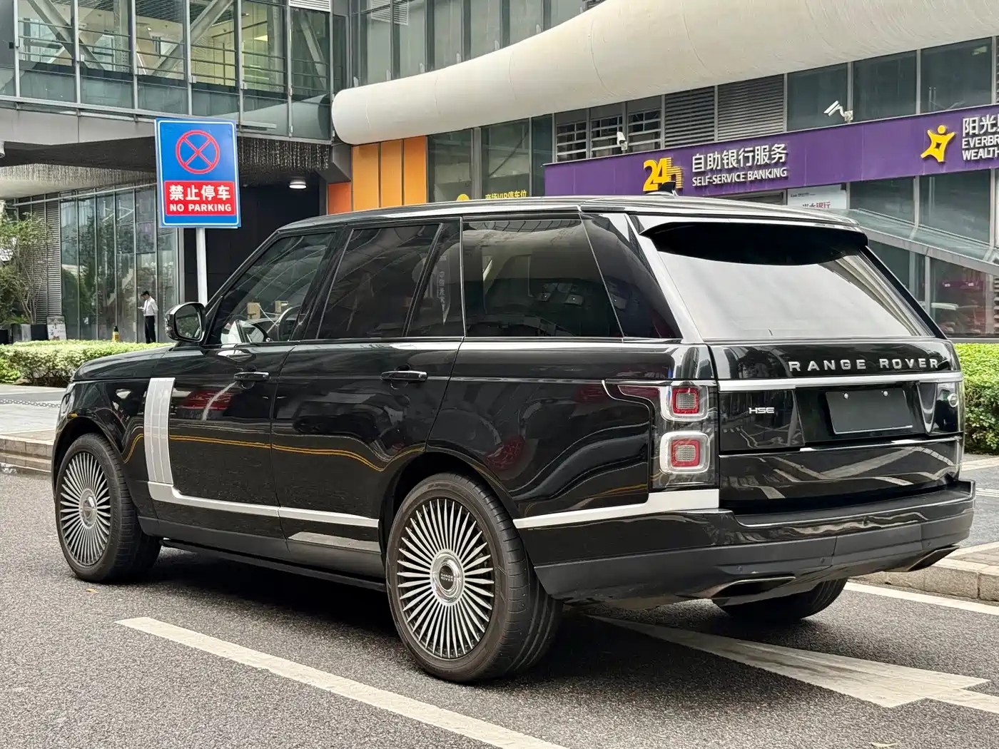 Land Rover Range Rover фото 19