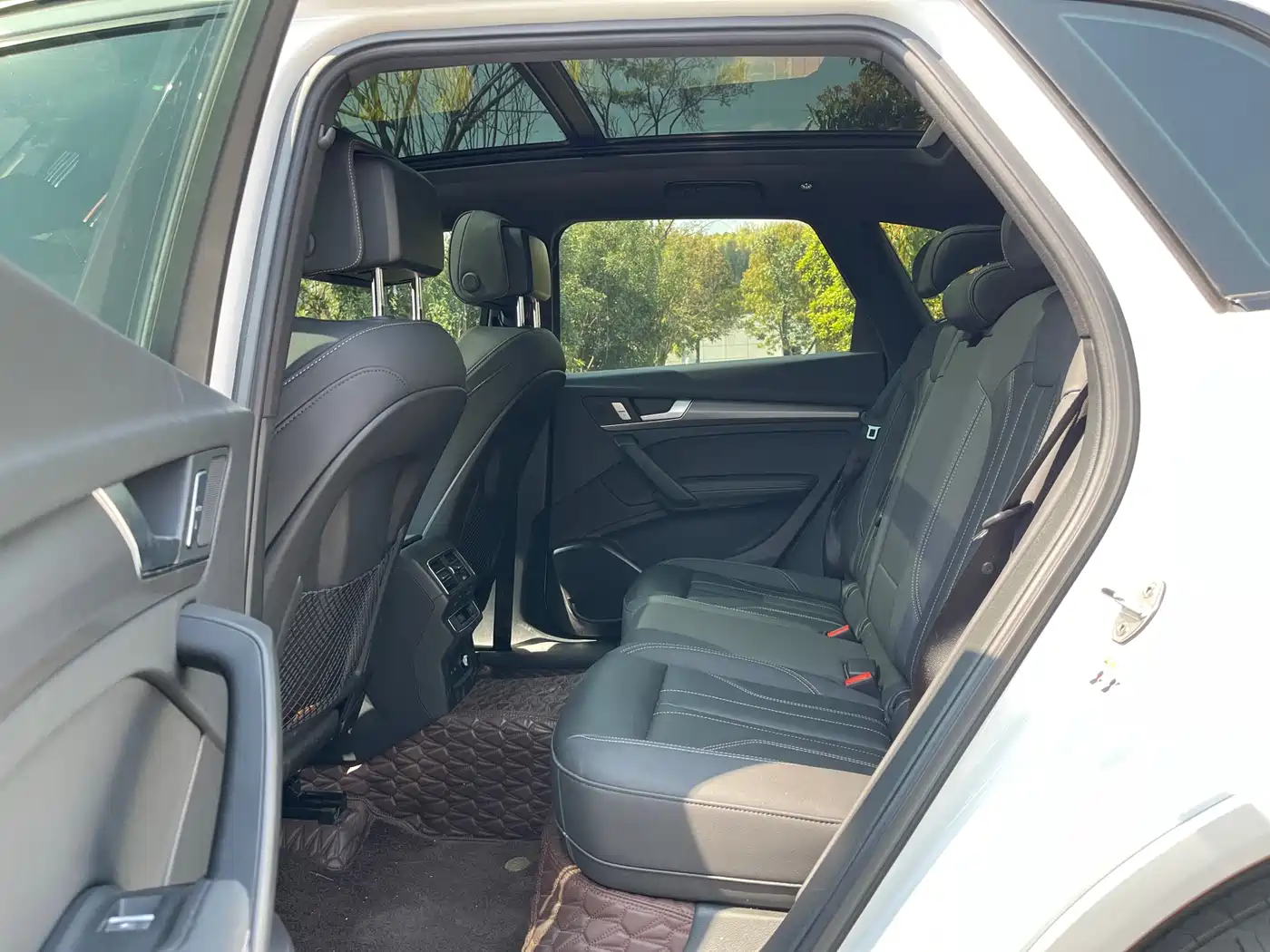 Audi Q5L 2023 40T Luxury Dynamic фото 9