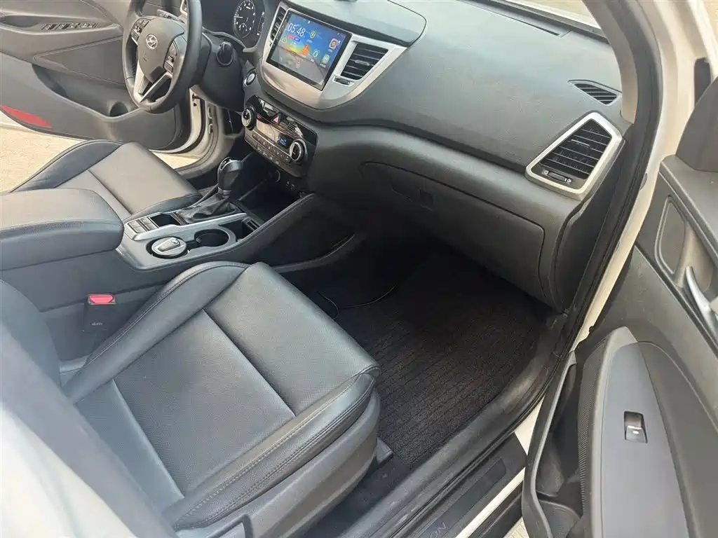 Hyundai Tucson 2015 1.6T Dual Clutch 2WD Smart фото 9