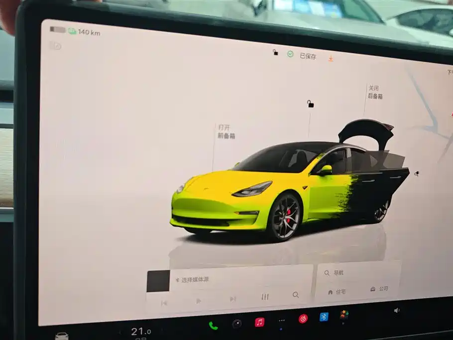 TESLA MODEL 3