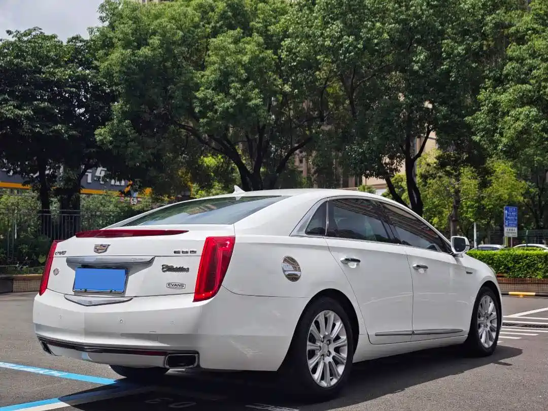 Photo 4 - Cadillac XTS