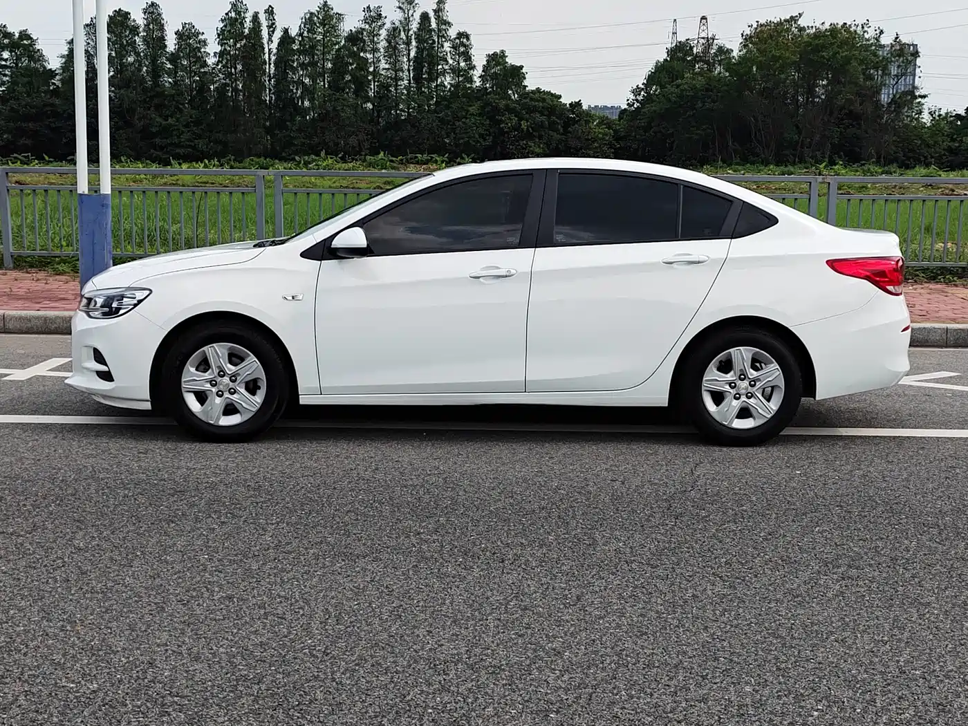 Chevrolet Cavalier 2019 320 Auto Sunroof Enjoyment Edition фото 4