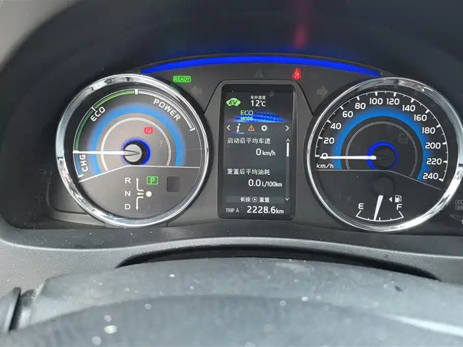 Toyota Corolla 2017 Facelift Hybrid 1.8L E-CVT Leading Edition фото 14