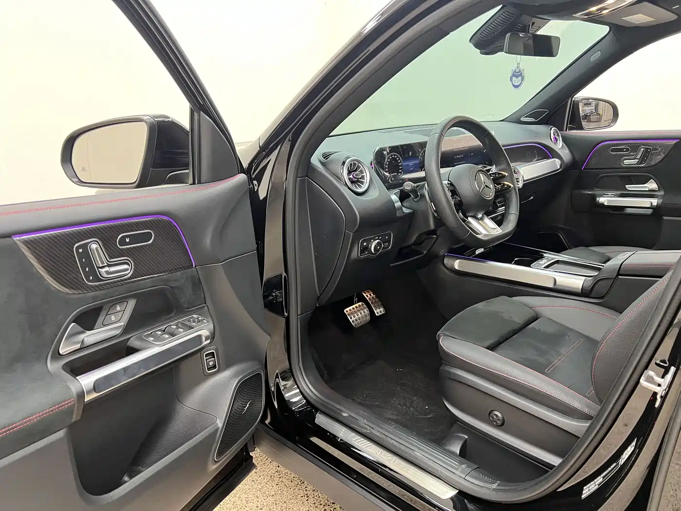 MERCEDES-BENZ GLB AMG