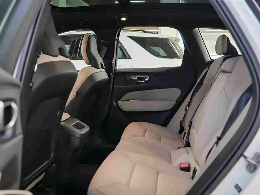 Volvo XC60 2026 2026 Model B5 AWD Smart Elite Luxury