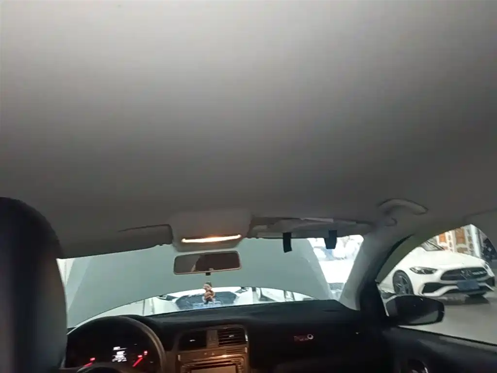 Volkswagen Polo 2016 1.4L Manual Trend фото 18