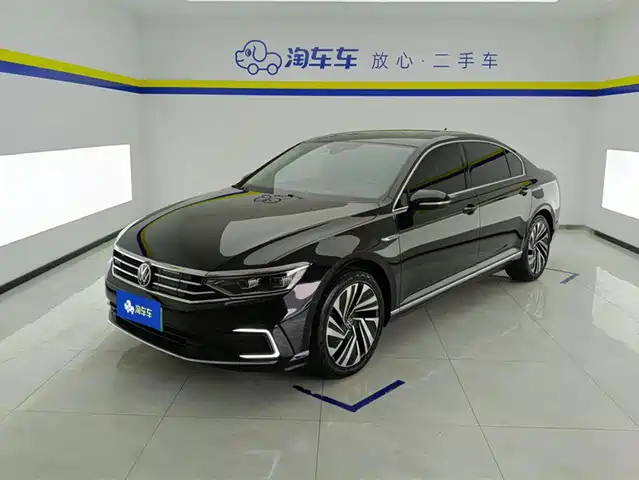 VOLKSWAGEN MAGOTAN GTE PLUG IN HYBRID