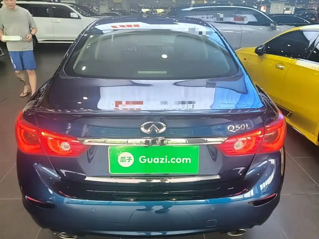 Photo 6 - Infiniti Q50L