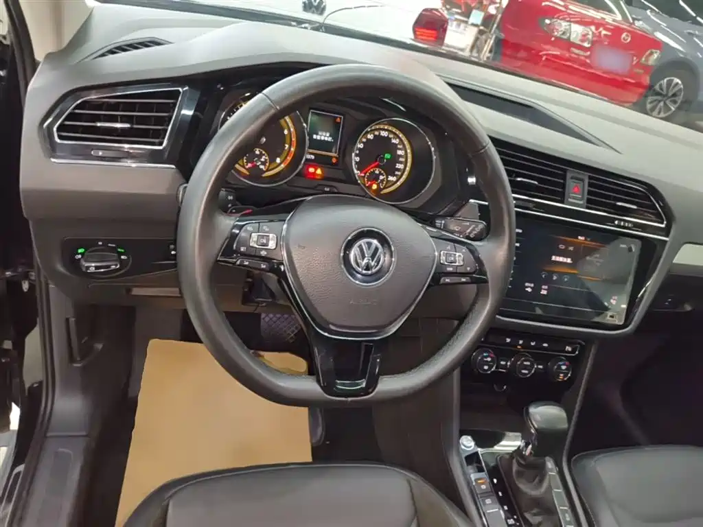 Volkswagen Tiguan L 2020 330TSI Auto 2WD Panorama Comfort China VI фото 11