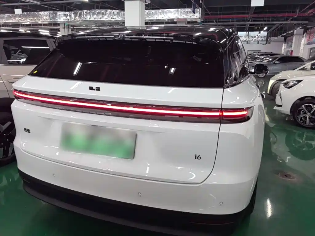 Фото 6 - Li Auto i6