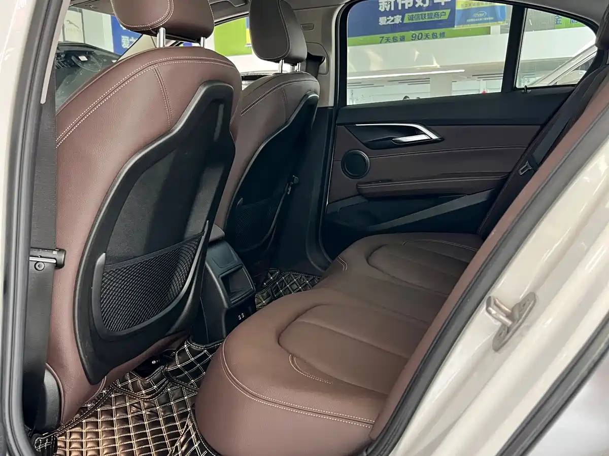 BMW 1 Series 2020 Model 120i M Sport Package фото 10