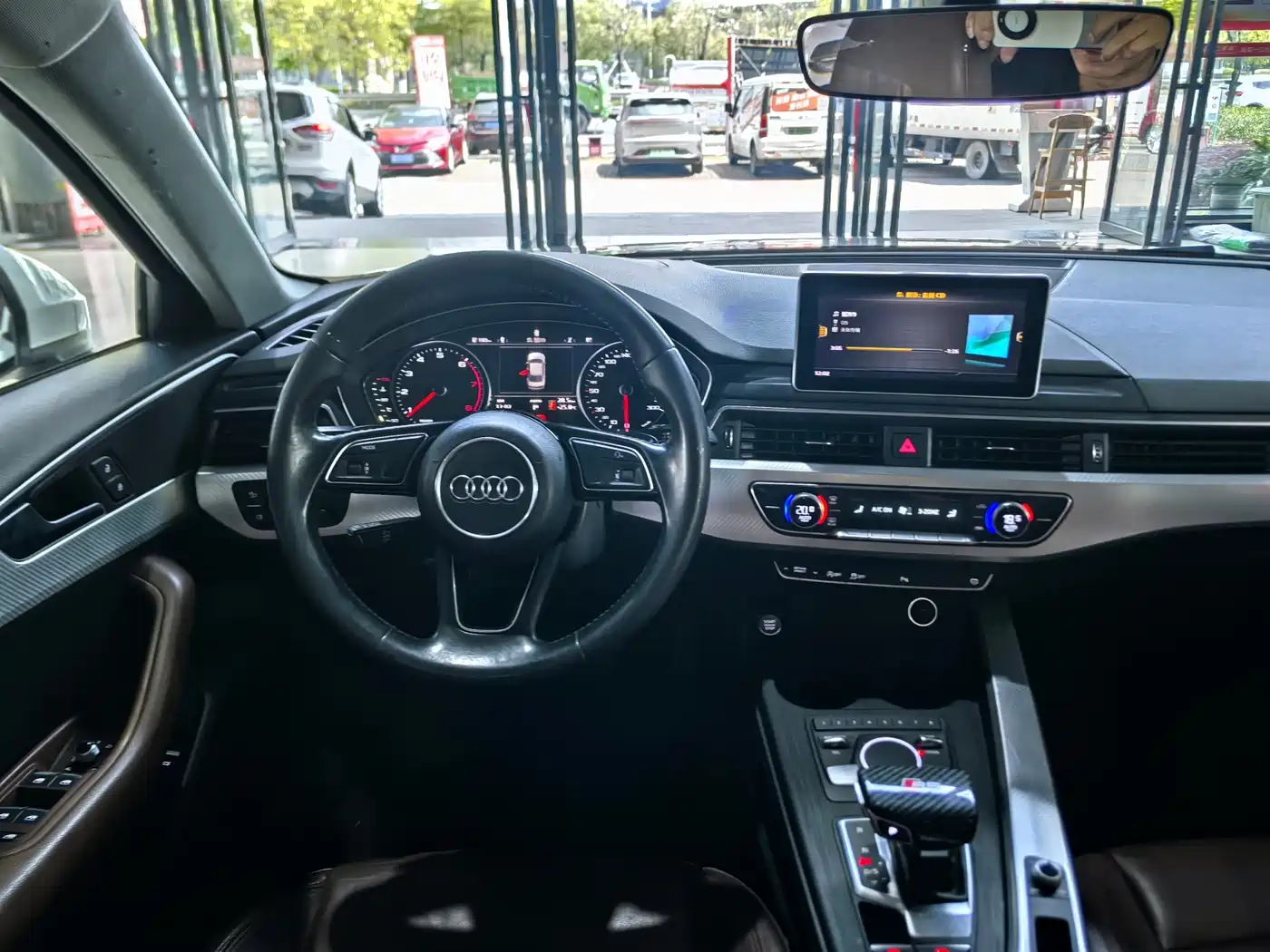 Фото 12 - Audi A4L