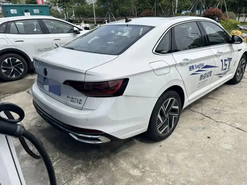 Volkswagen Sagitar 2023 300TSI DSG Surpassing Edition фото 4
