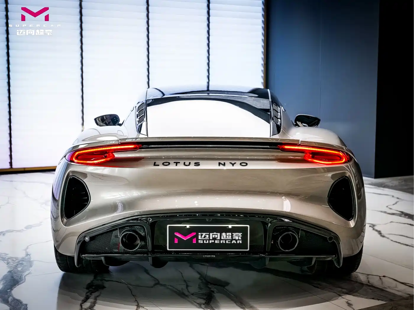 Lotus Cars EMIRA 2021 2.0T DCT First Edition фото 3