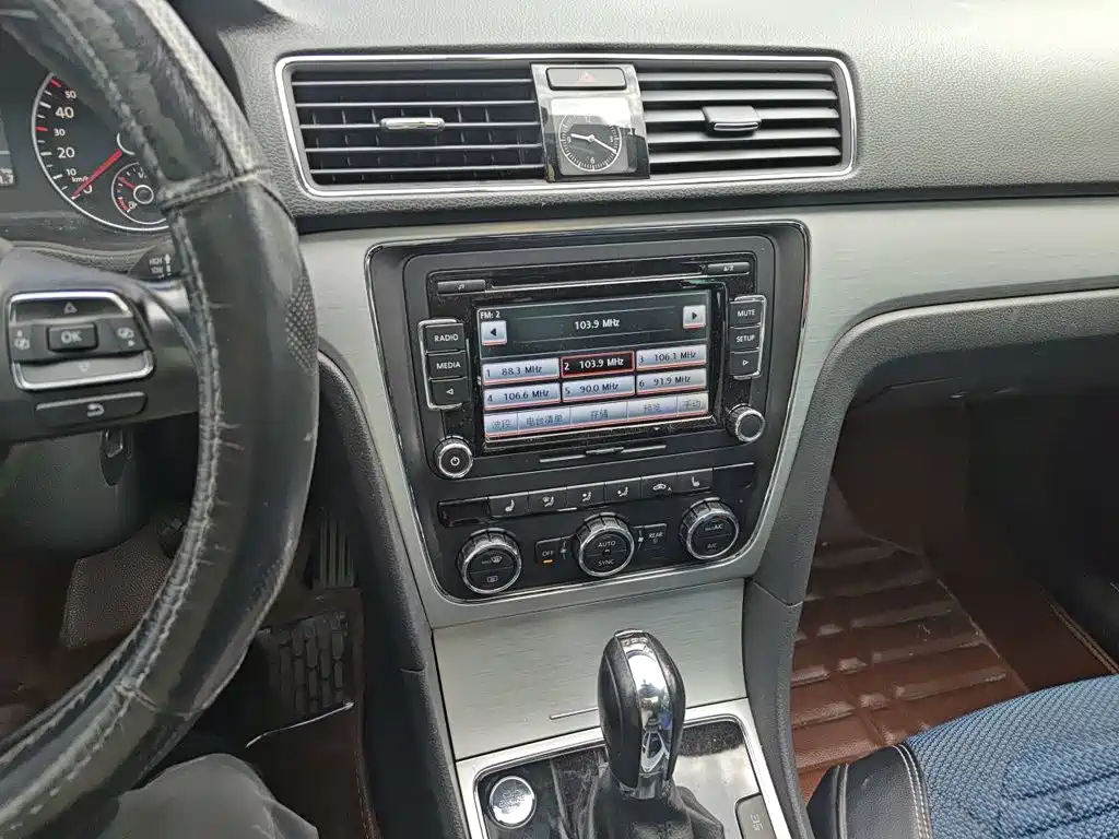 Photo 9 - Volkswagen Passat