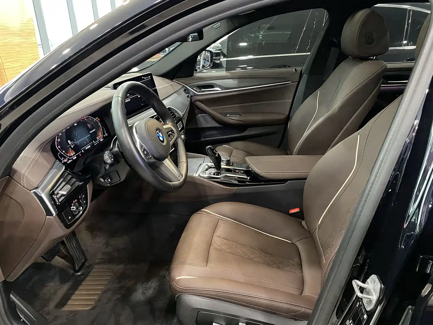 BMW 5 Series 2021 530Li Leading M Sport Package фото 7