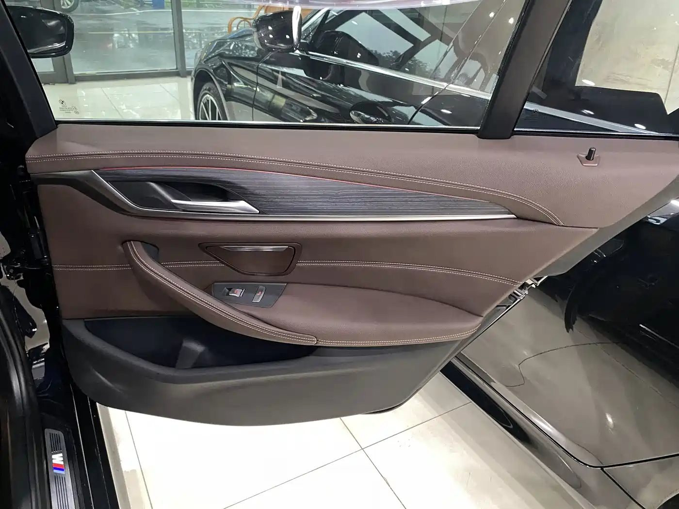 BMW 5 Series 2021 530Li Leading M Sport Package фото 9