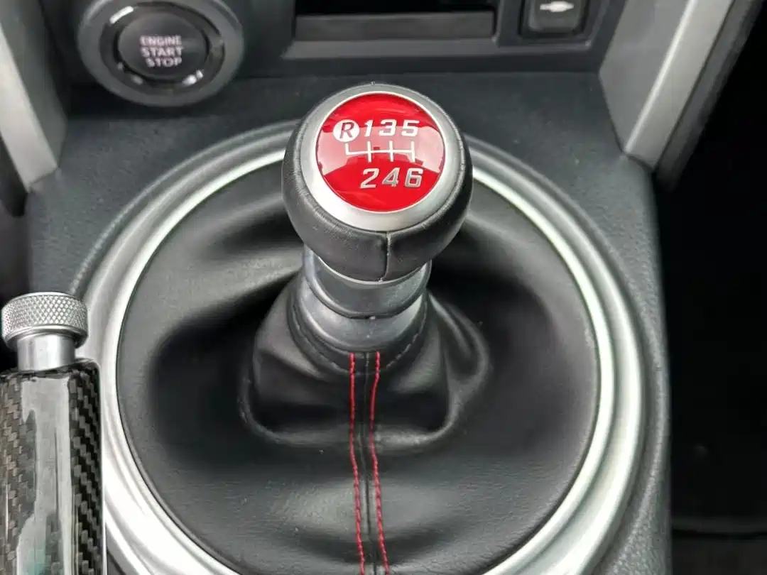 Subaru BRZ 2015 2.0i Manual фото 5