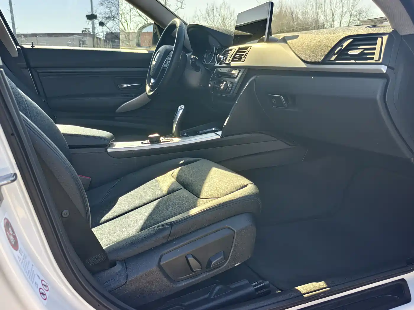 BMW 3 Series GT 2013 Model 320i Leading фото 12