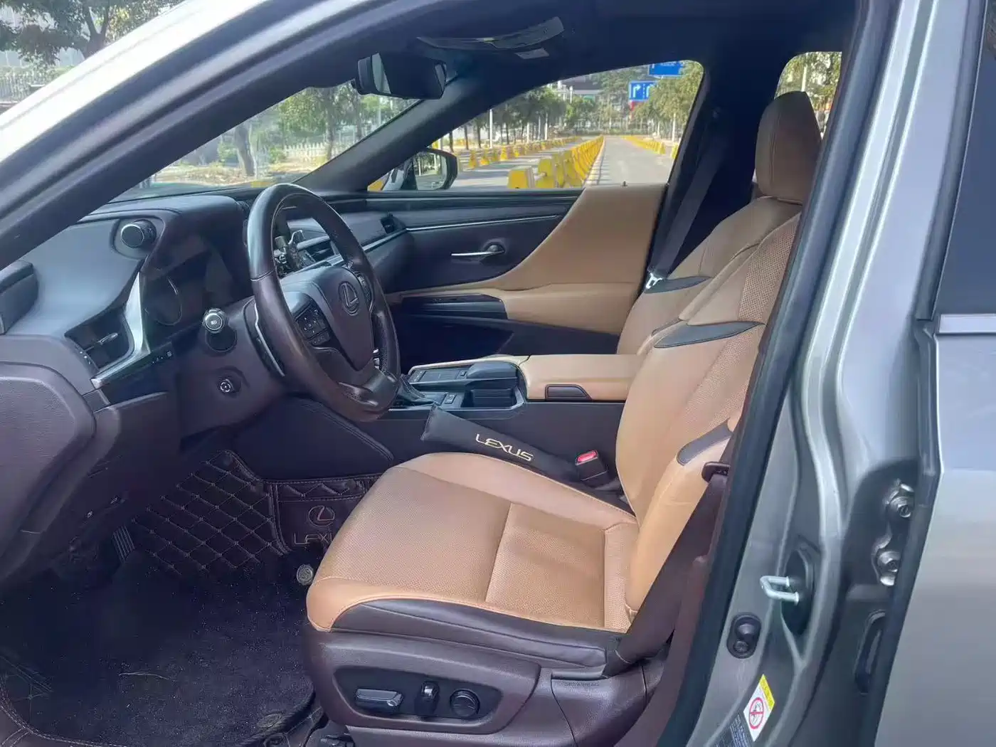 Lexus ES 2018 200 Excellence Edition China V фото 4