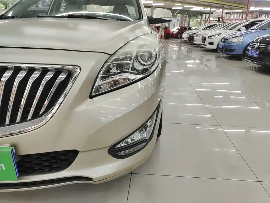 Haima Familia 2014 2014 M5 1.6L Automatic Elite