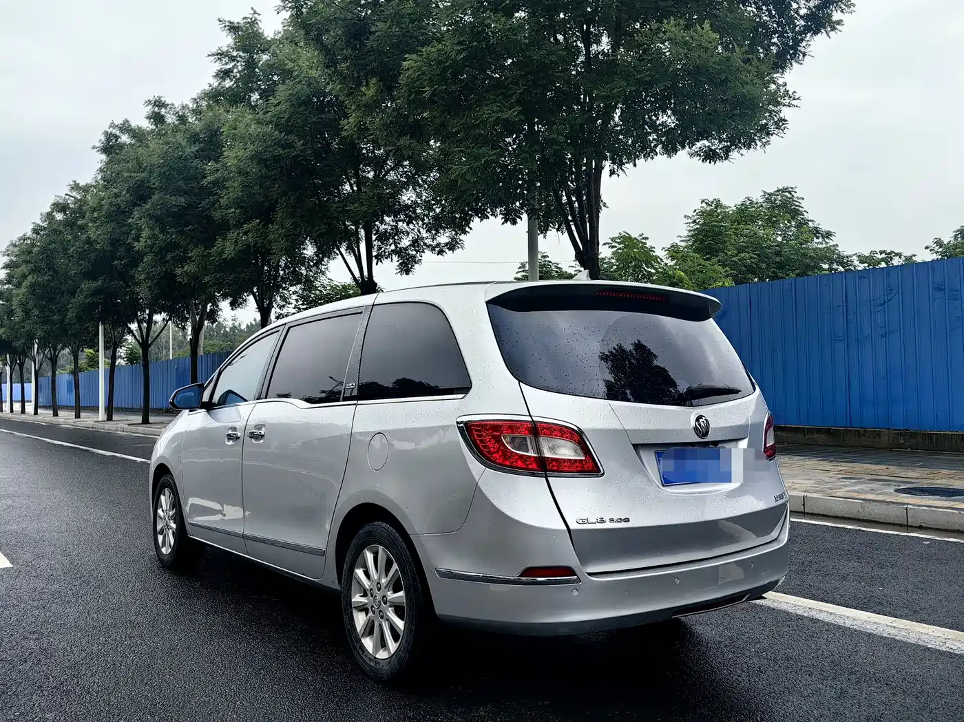 Buick GL8 2011 3.0L GT Luxury Business Elegance Edition фото 3