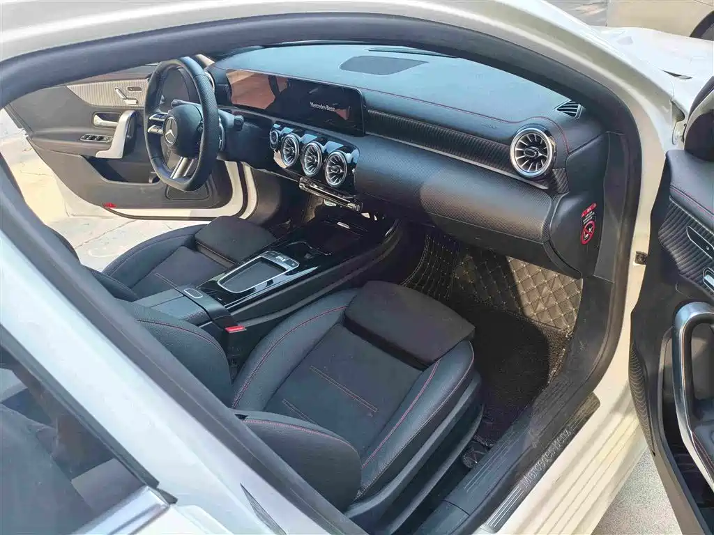صورة 6 - Mercedes-Benz A-Class
