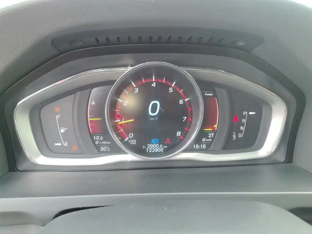 Фото 12 - Volvo S60